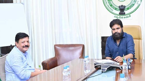 పవన్ లక్ష్యం 10 కోట్లా? గోదావరి పుష్కరాలపై కుంభమేళా ముద్ర వెనుక అసలు వ్యూహం ఇదే!