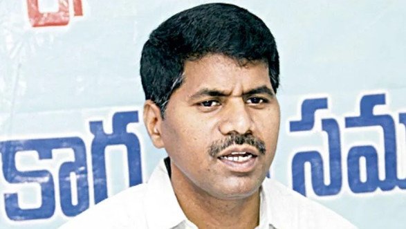 ఉద్యోగం నుంచి వెంకట్రామిరెడ్డి తొలగింపు: సచివాలయంలో మొదలైన కొత్త రగడ