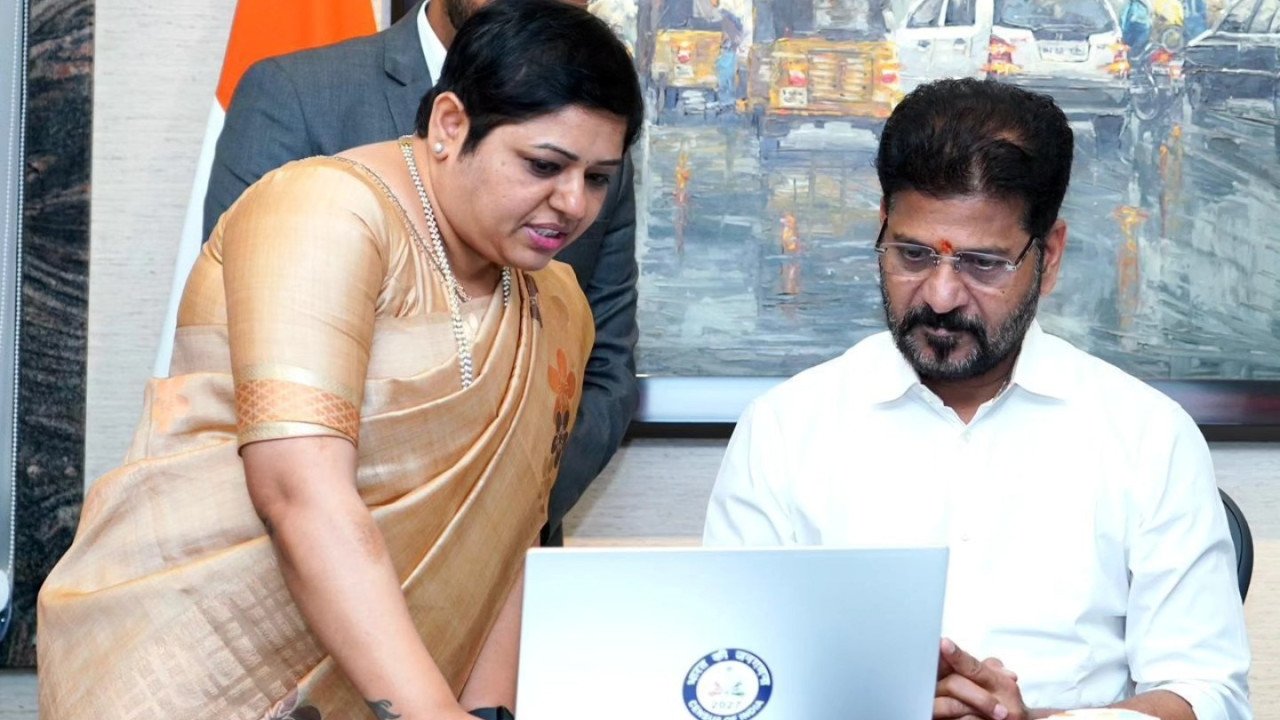 రేవంత్ రెడ్డి సెల్ఫ్ ఎన్యూమరేషన్: డిజిటల్ జనగణన తొలి అడుగు!