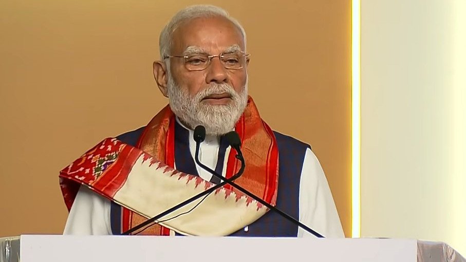 హైదరాబాద్ నివాసానికి వచ్చిన మోదీ: పవన్ కల్యాణ్ పరామర్శ వెనుక వ్యూహమేంటి?