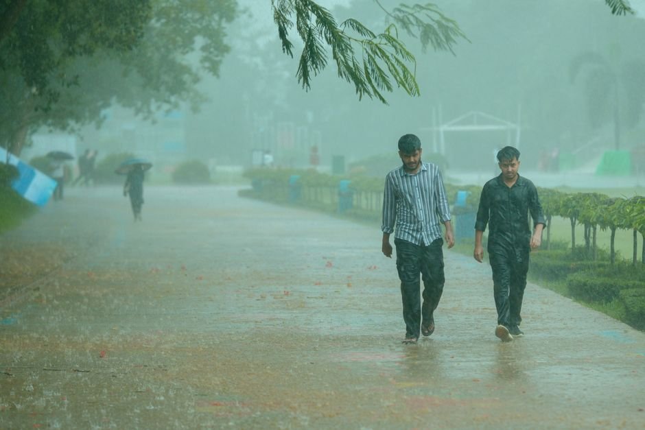 రుతుపవనాల జోరు: దేశవ్యాప్తంగా విస్తరణ, భారీ వర్షాలకు అవకాశం